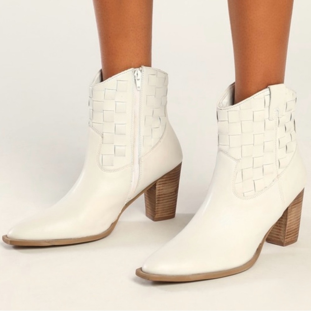 ๐ NEW Matisse White Leather Pointed-Toe Woven Western Booties - Picture 2 of 4
